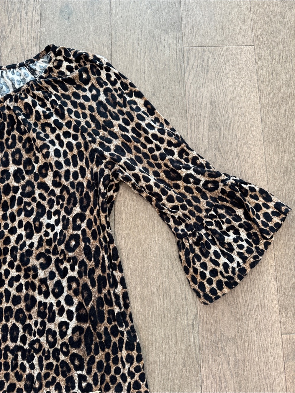 Michael Kors Leopard 3/4 Bell Sleeve Shirt Women’s Large Animal Print Blouse - Picture 3 of 13